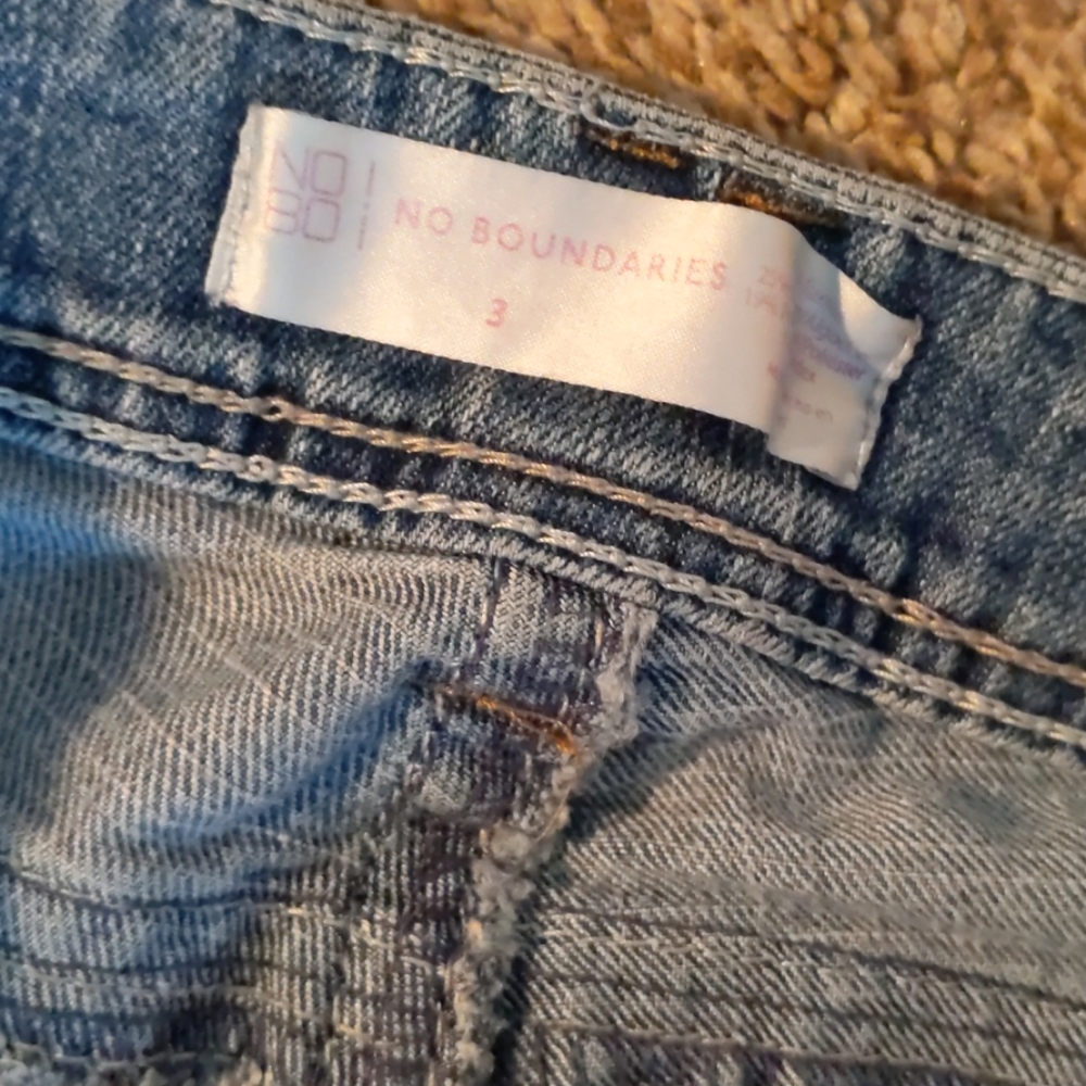 No Boundaries Faded Button Fly Jeans . Size 3 - Picture 6 of 12